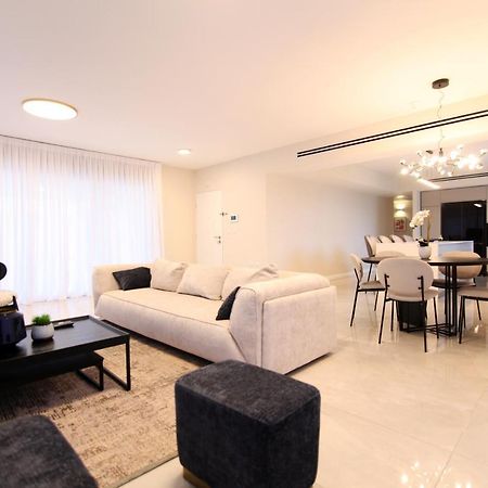 Mini Penthouse Near The Beach Netanya Bagian luar foto