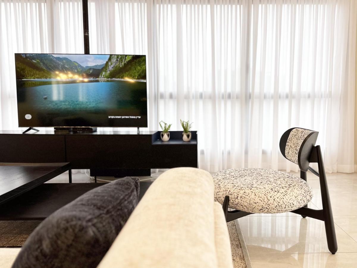 Mini Penthouse Near The Beach Netanya Bagian luar foto