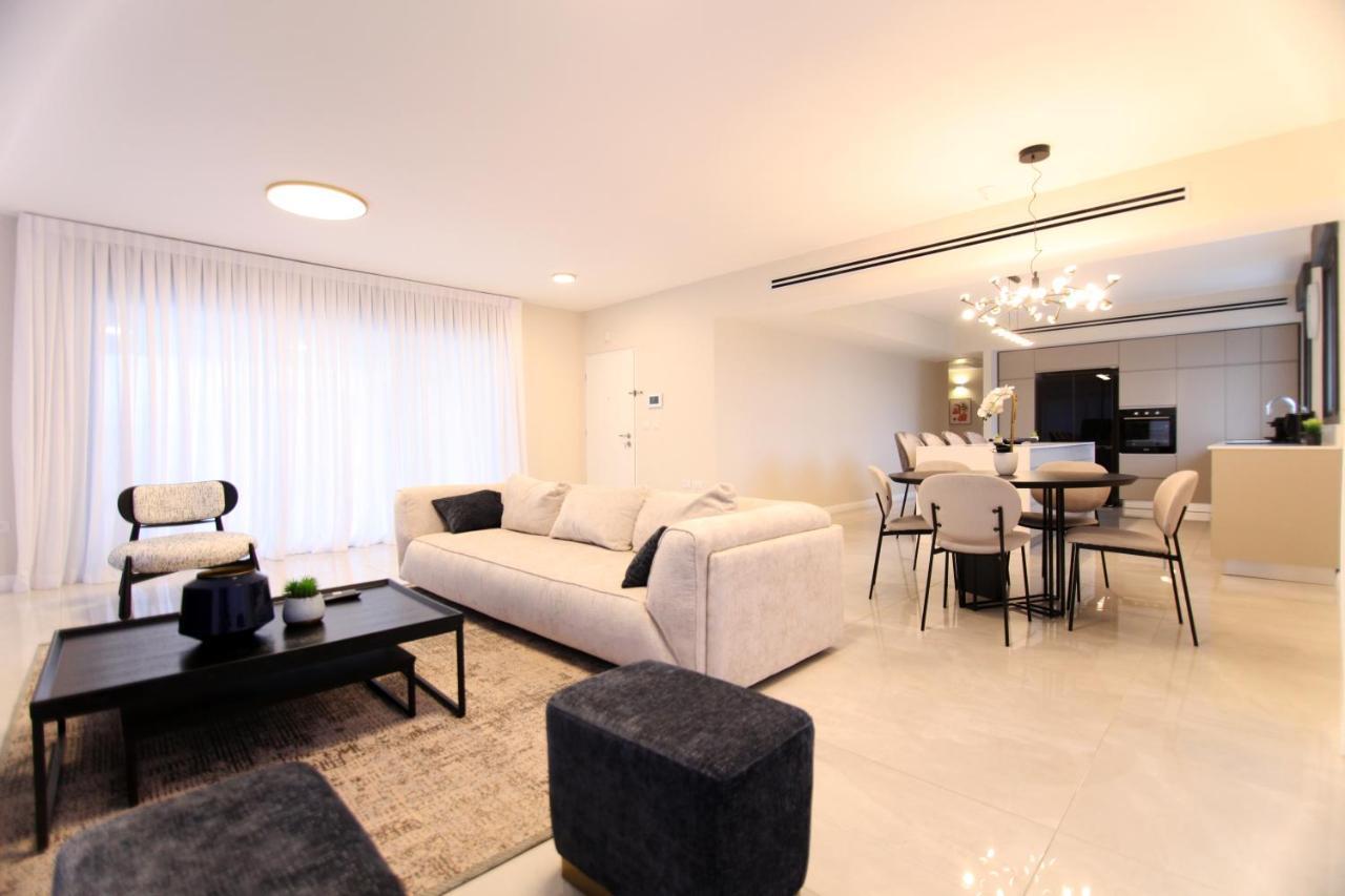 Mini Penthouse Near The Beach Netanya Bagian luar foto