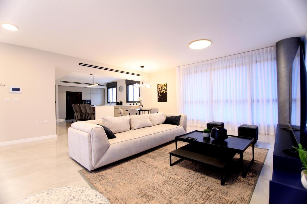 Mini Penthouse Near The Beach Netanya Bagian luar foto