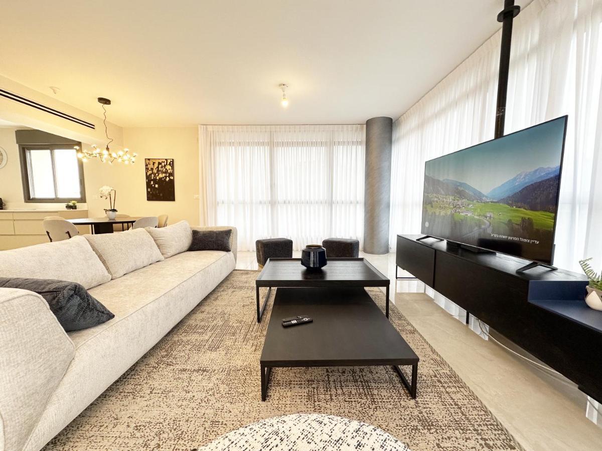 Mini Penthouse Near The Beach Netanya Bagian luar foto
