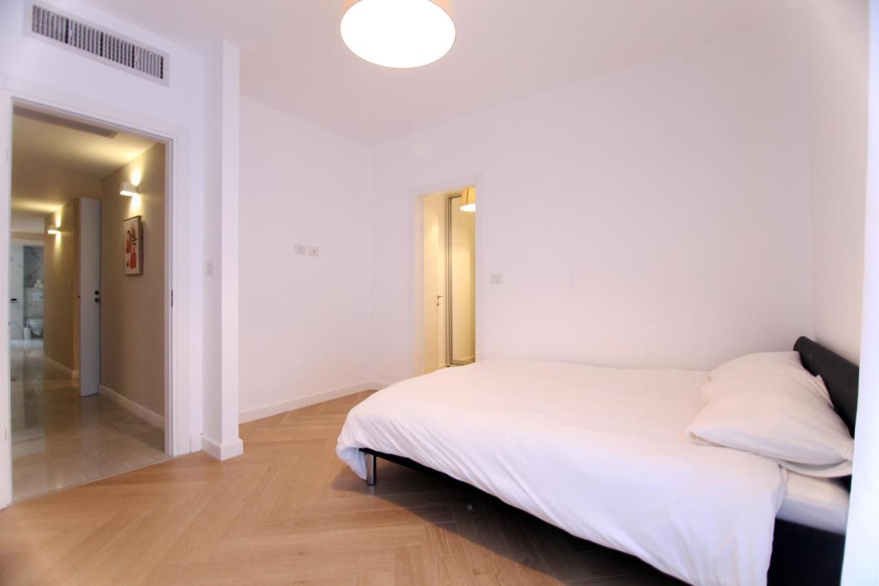 Mini Penthouse Near The Beach Netanya Bagian luar foto