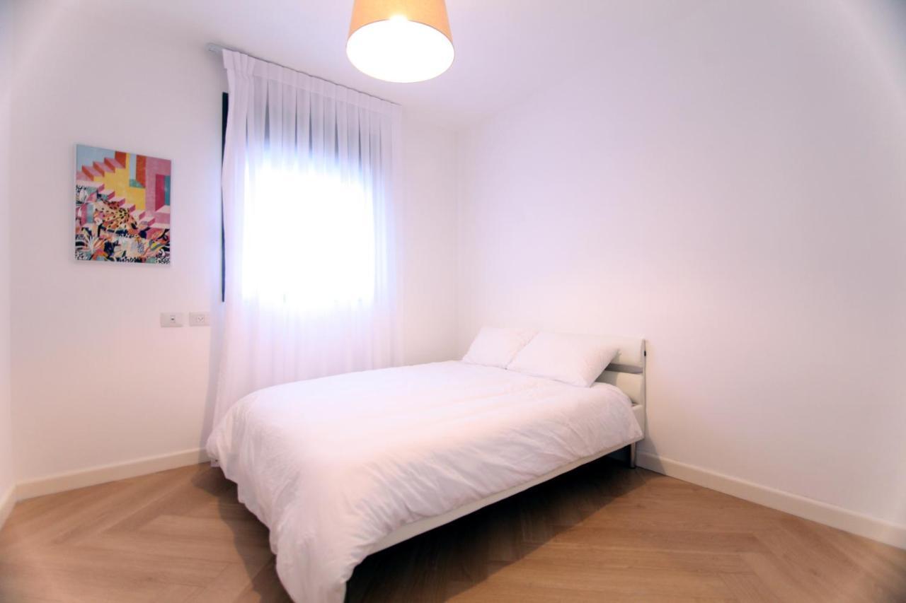 Mini Penthouse Near The Beach Netanya Bagian luar foto