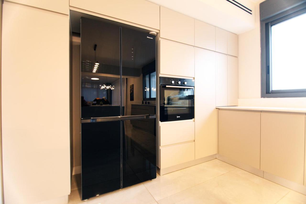 Mini Penthouse Near The Beach Netanya Bagian luar foto