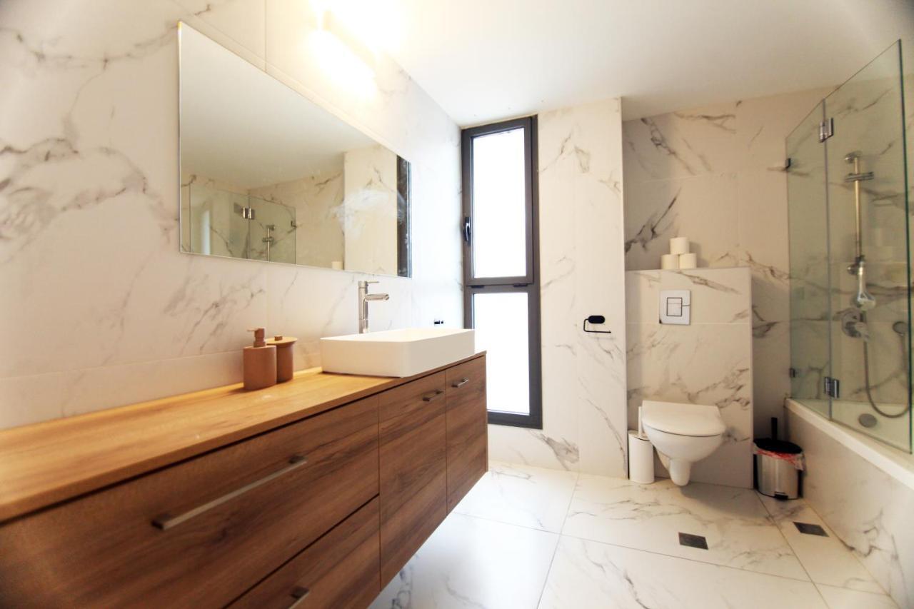Mini Penthouse Near The Beach Netanya Bagian luar foto
