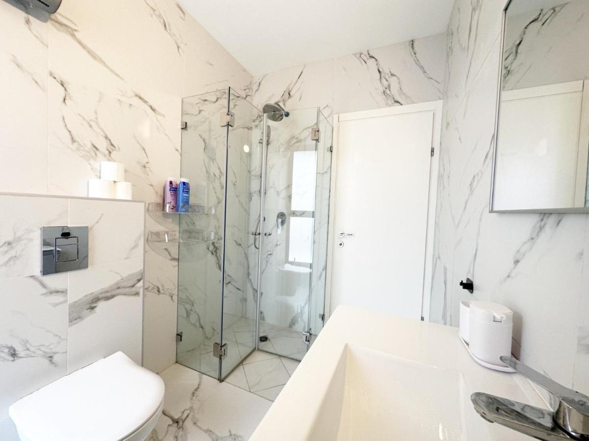 Mini Penthouse Near The Beach Netanya Bagian luar foto