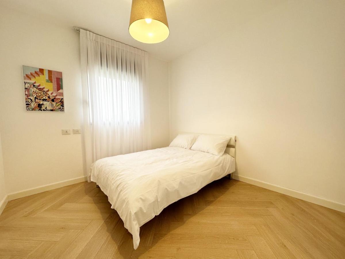 Mini Penthouse Near The Beach Netanya Bagian luar foto